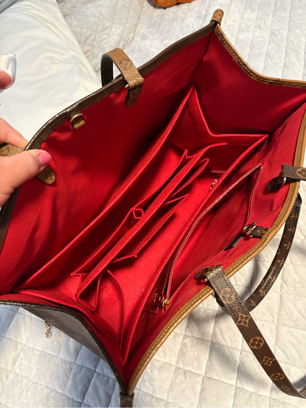 Louis Vuitton Monogram GM OnTheGo Tote - Picture 12 of 16